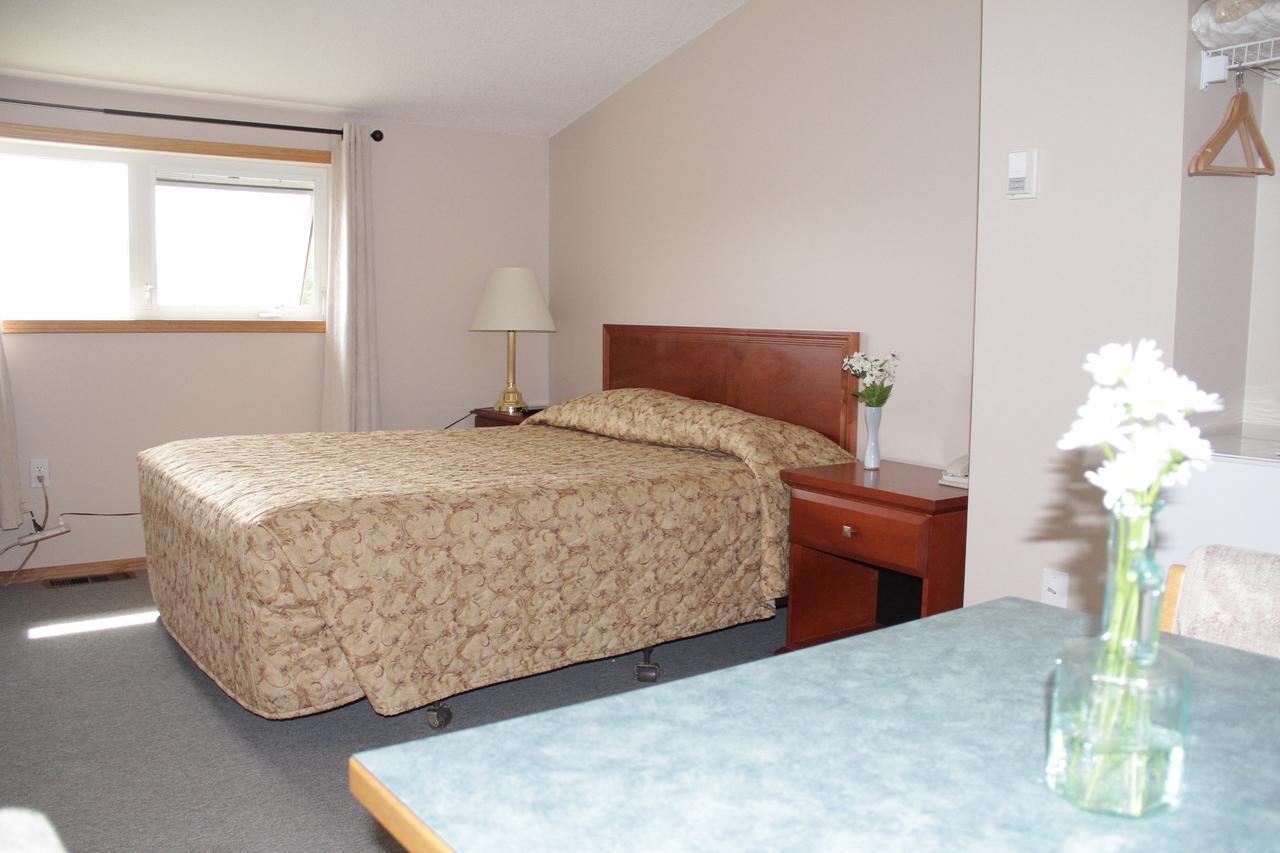 Garden Court Motel Manning Exterior photo