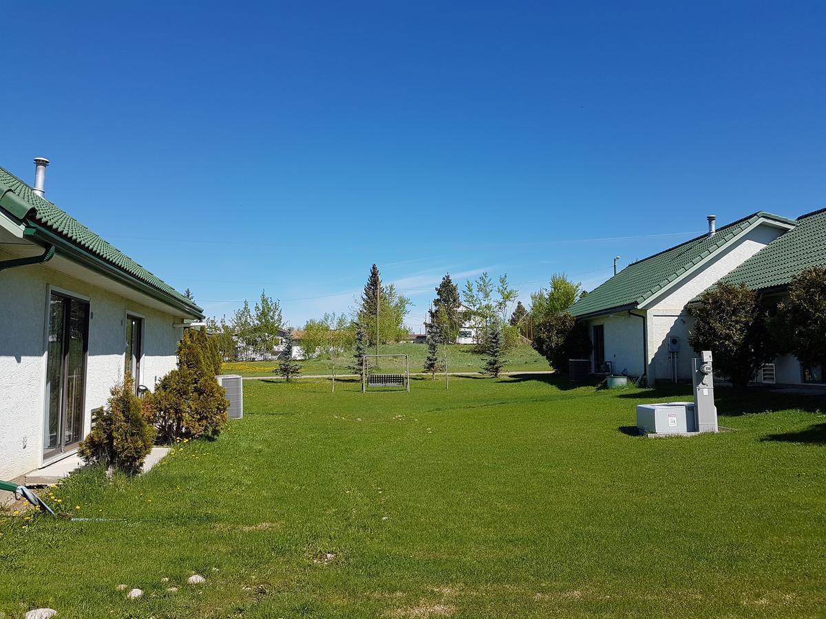 Garden Court Motel Manning Exterior photo